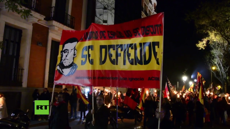 Spanien: Neonazis ehren rechtsextremen Anführer mit Fackelmarsch