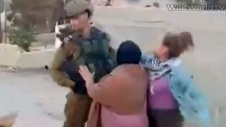 Israel nimmt bekannte palästinensische Demonstrantin nach Angriff auf israelischen Soldaten fest