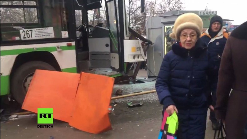 Moskau: Bus fährt in Haltestelle – Drei Verletzte