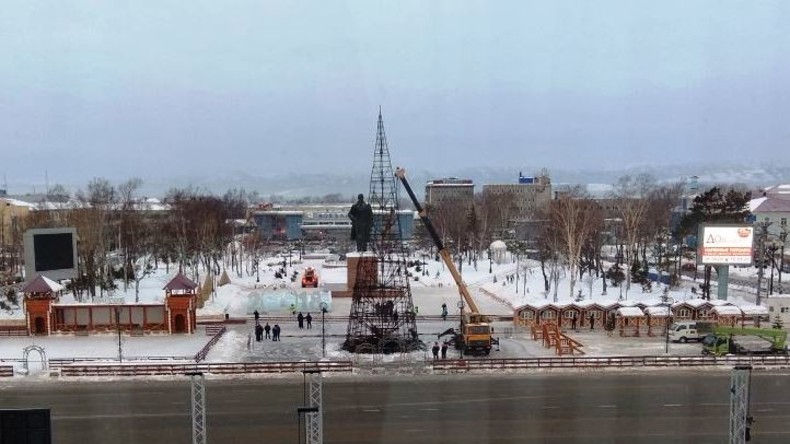 Böller verwandelt Weihnachtsbaum in Fackel: Heiße Silvesternacht auf Russlands Fernostinsel Sachalin