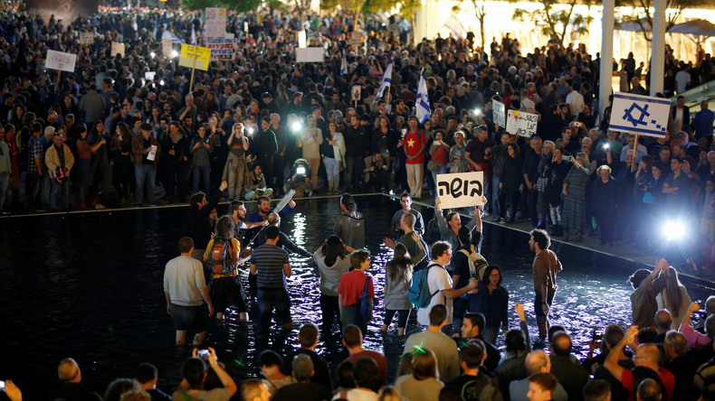 Massenproteste in Israel: "Netanjahu, du und deine Regierung sind korrupt" [Video]