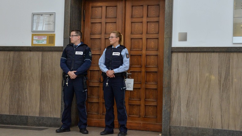 Anschlag auf BVB: Angeklagter gesteht Tat und bestreitet Tötungsplan 