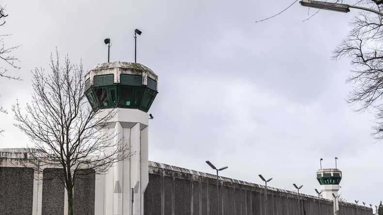 Freigang länger als geplant: Berliner Häftling schreibt SMS, dass er "morgen komme"