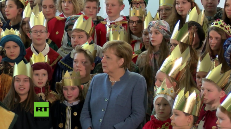 Gemeinsam singen - Merkel "freut" sich über Besuch von Drei-Königs-Kindern aus ganz Deutschland