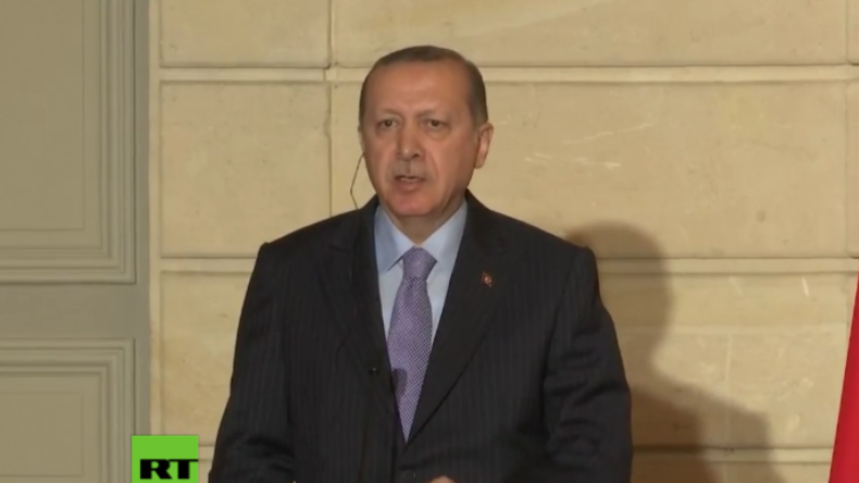 Erdogan zu Frage über türkische Waffenlieferungen nach Syrien: "Sie reden wie ein Gülen-Anhänger"