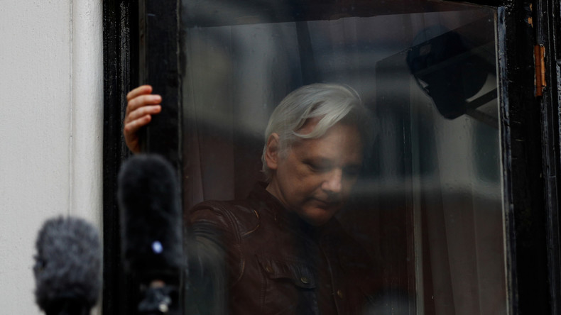 LIVE - Julian Assange auf dem Weg in die Freiheit?