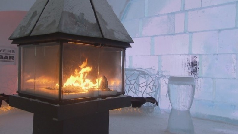 Lied von Eis und Feuer: Brand in kanadischem Eishotel