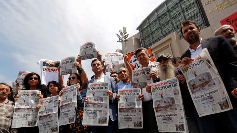 Türkisches Verfassungsgericht ordnet Entlassung von Journalisten an 