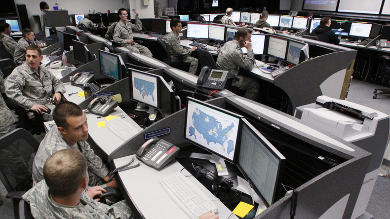 "In Russisch und Farsi" - US-Armee plant Aufbau einer vollautomatisierten Troll-Fabrik [Video]