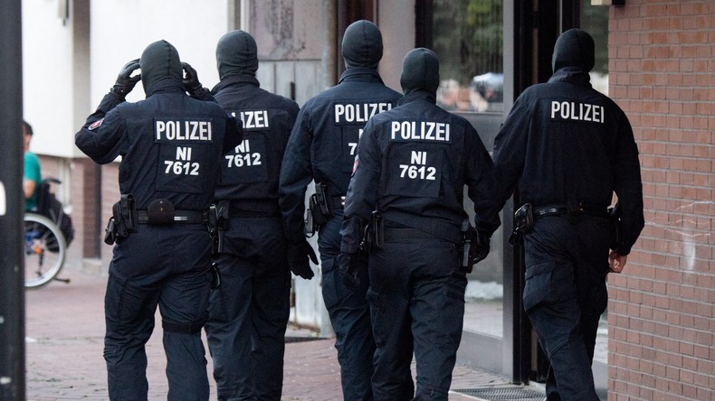 Gleich vier Übergriffe auf Polizisten in Regensburg - zwei Verletzte 