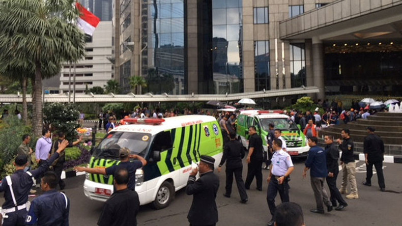 Börse von Jakarta stürzt um eine Etage ein - Mehrere Verletzte befürchtet 