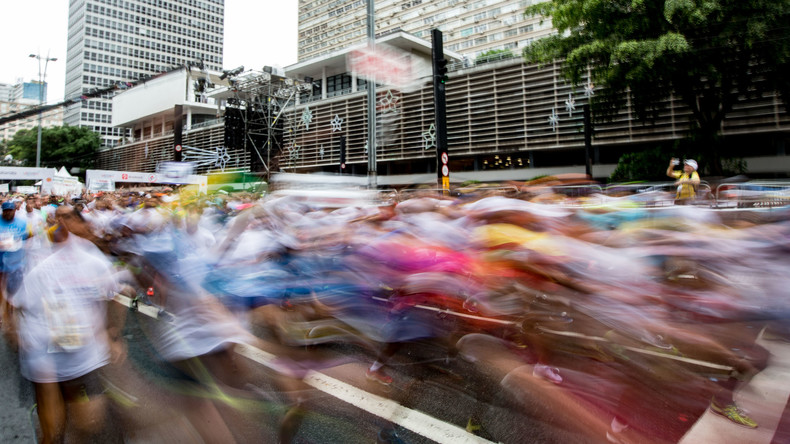 US-Marathongewinner versteckt sich auf Dixi-Klo und wird nun disqualifiziert