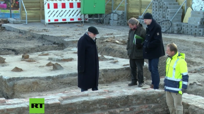 Berlin: Archäologen graben im Mauerpark Fluchttunnel aus der DDR frei 