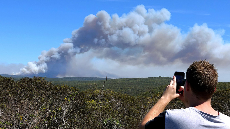 Hunderte Menschen vor Buschbrand im Nationalpark bei Sydney gerettet 