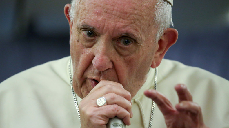 Papst ruft zum Kampf gegen "Fake News" auf 