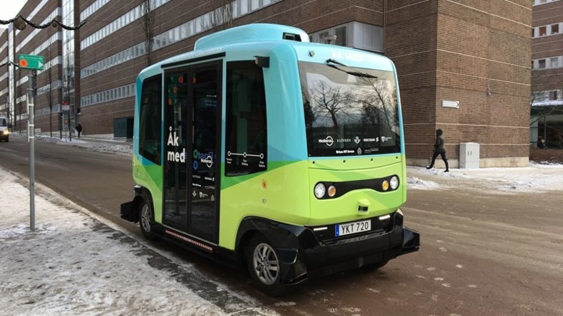 Stockholm setzt fahrerlosen Bus ein – fast fahrerlosen
