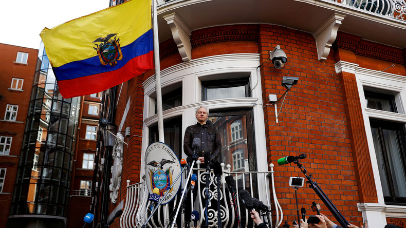 LIVE von der ecuadorianischen Botschaft in London: Wird Haftbefehl gegen Assange fallengelassen?