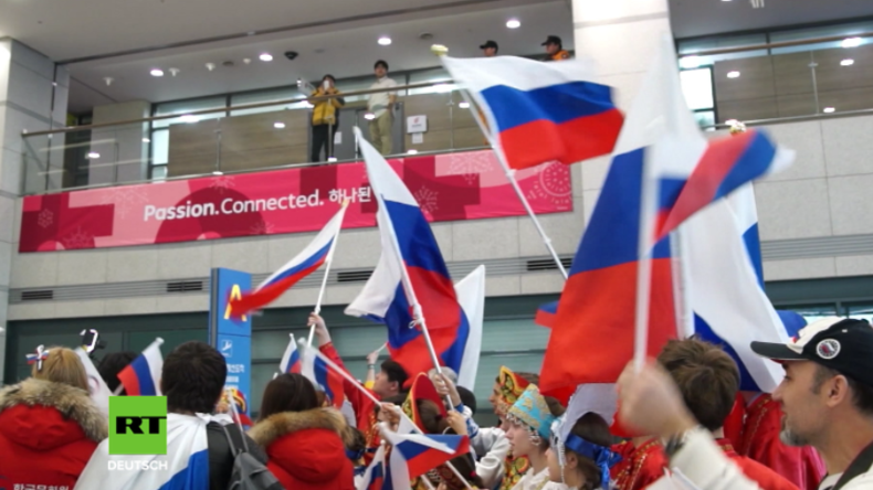 Olympische Winterspiele 2018 in Südkorea: Russische Eishockeymannschaft unter Jubel empfangen