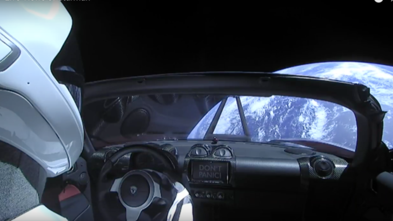 Roter Tesla macht Ausflug im Weltall: Musk lässt Superrakete "Falcon Heavy" erfolgreich fliegen 
