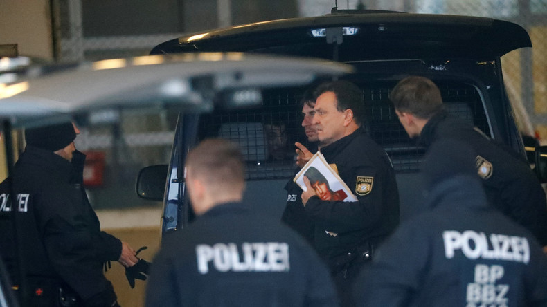 Auf Wiedersehen: Berliner Polizei lässt islamistischen Terror-Gefährder mit 18 Identitäten frei 