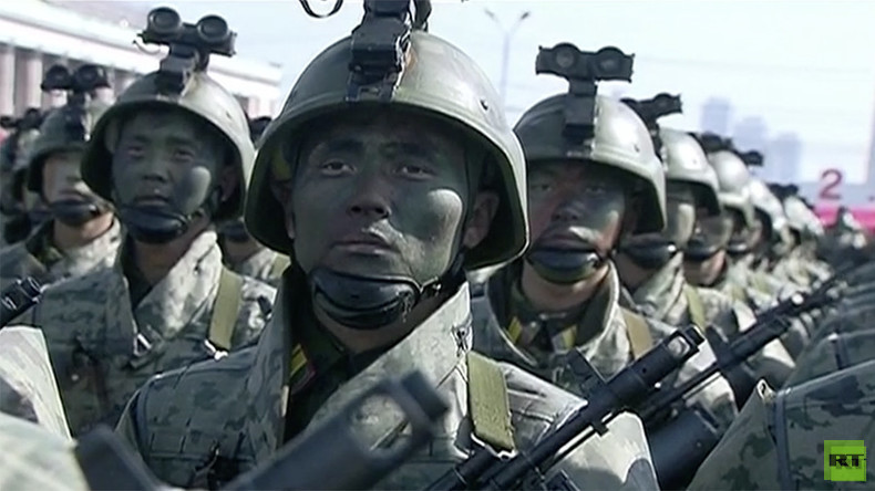 Gruß gen Süden: Nordkorea hält Militärparade am Abend vor Eröffnung der Winterspiele ab