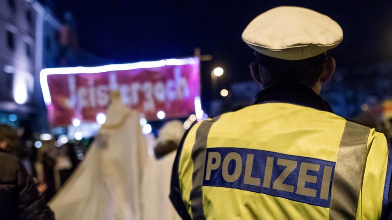 Mutmaßlicher Straßenbahn-Schubser festgenommen: 44-Jähriger soll Polizisten in Köln getötet haben 