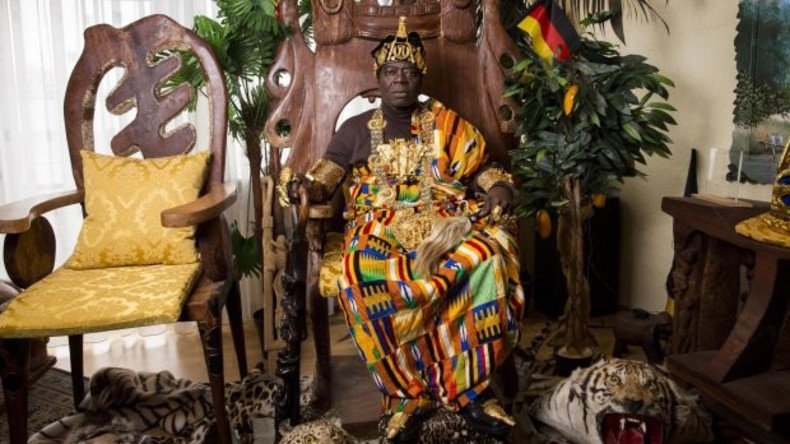 Das Beste für die Ladies: Afrikanischer König schenkt seinem Volk neues Frauengefängnis