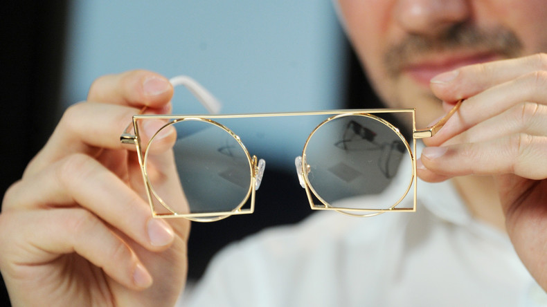 Brillen bald überflüssig: Neue Augentropfen könnten Augenhäute reparieren