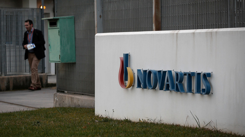 Autonome verwüsten Eingang des Pharma-Unternehmens Novartis in Athen