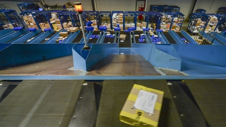Besonderer Versand: Russische Post findet Paket mit Waffen