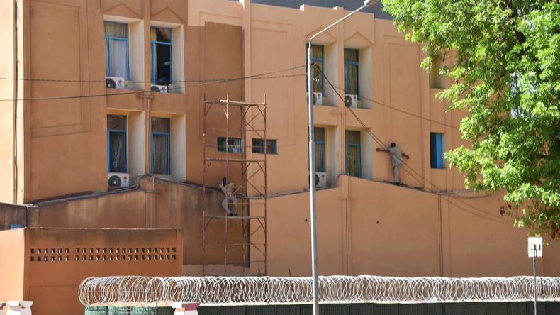 28 Tote: Bewaffneter Angriff auf Sitz des Generalstabs und französische Botschaft in Burkina Faso 