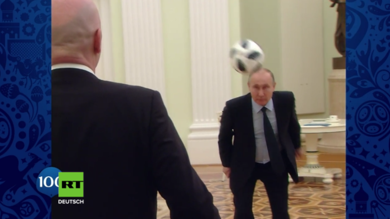 Noch 100 Tage bis zur WM - Zur Feier des Tages treten Putin und mehrere Fußballlegenden den Ball