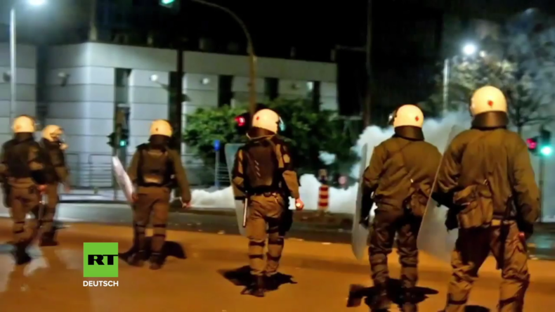 Griechenland: Anarchisten stoßen mit der Polizei zusammen