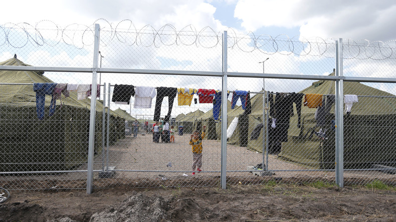 Amnesty International: 500 Asylsuchende in zwei Lagern in Ungarn festgehalten