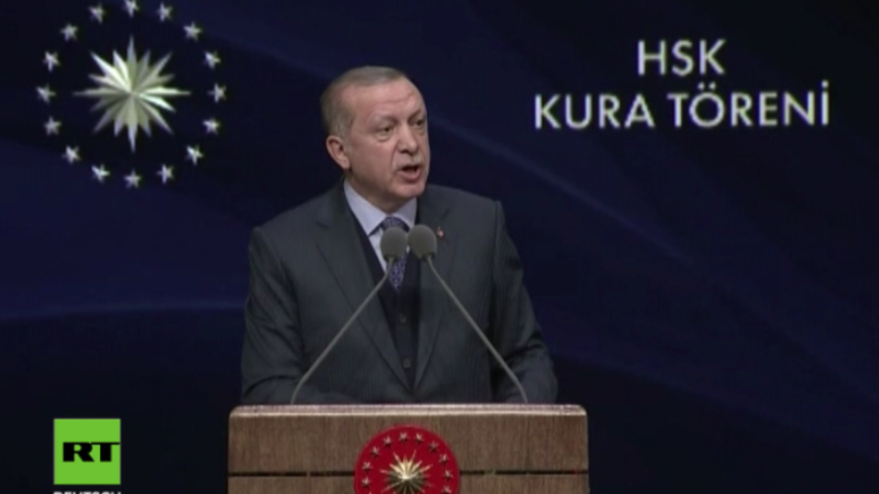 Erdoğan kündigt für Syrien weitere Städte-Offensiven an und droht mit Operation im Irak 