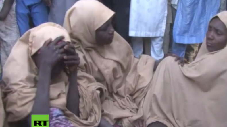 IS-Verbündete von Boko Haram lassen über 100 junge Schulmädchen aus Geiselhaft frei