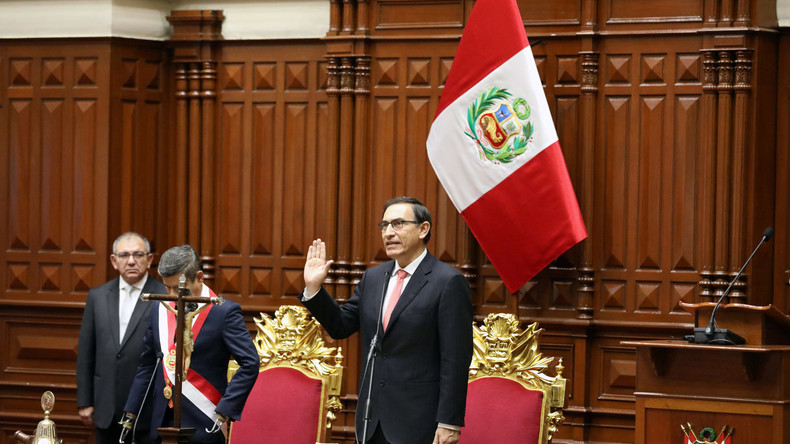 Martín Vizcarra als neuer Präsident Perus vereidigt