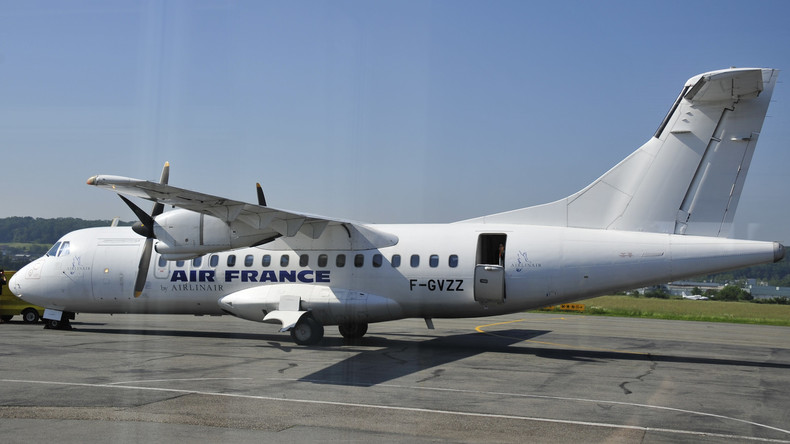 Woher weht der Wind? Air-France-Fluggäste entdecken nach Landung Riesenloch im Flugzeug