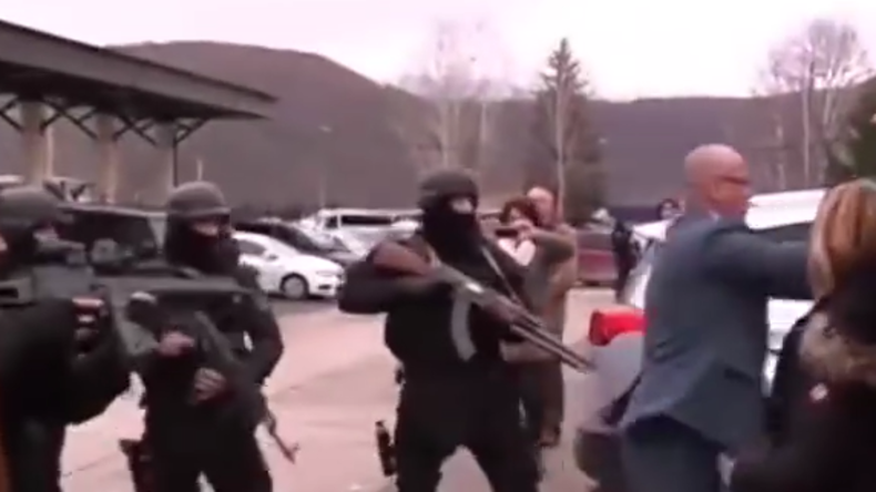 Festnahme von Serbenpolitiker Djuric im Kosovo: Video zeigt brutales Vorgehen der Spezialkräfte