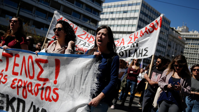 Lehrer demonstrieren in Athen - Polizei setzt Pfefferspray ein