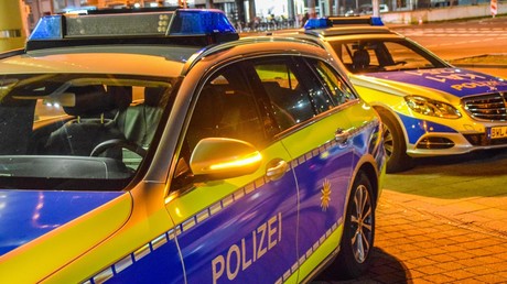Räuber flieht von Tatort nicht und wartet auf Polizei - 15 Monate Haft