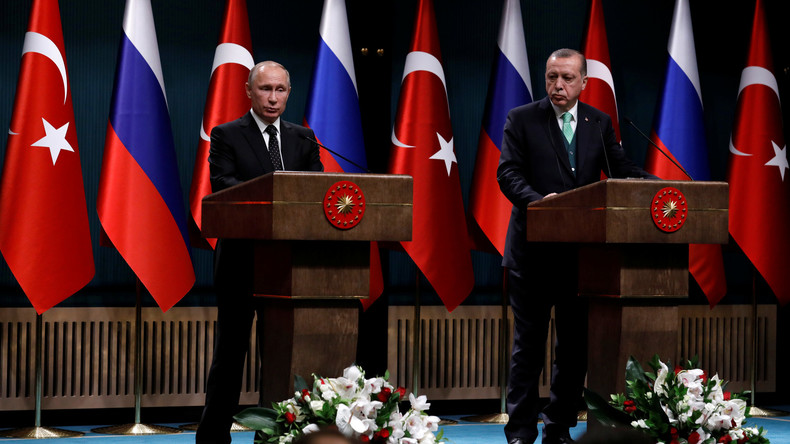 LIVE: Wladimir Putin auf Staatsbesuch in der Türkei - Empfangszeremonie in Ankara