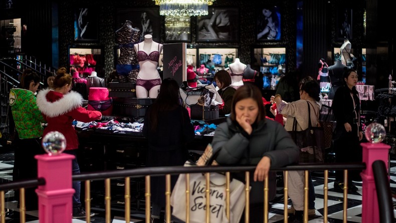 Shopping-Amoklauf: Malaysierinnen zerlegen Modegeschäft auf Jagd nach Discount-Dessous 