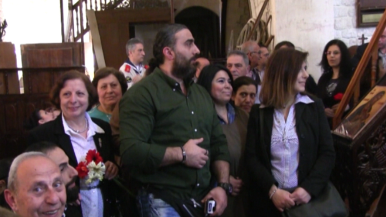 Aleppo: Hunderte Gläubige überglücklich - Erstmals seit Kriegsbeginn öffnet Kirche wieder 