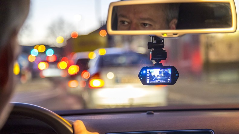 Dashcam vor Gericht: BGH prüft Verwertbarkeit privater Aufnahmen im Straßenverkehr