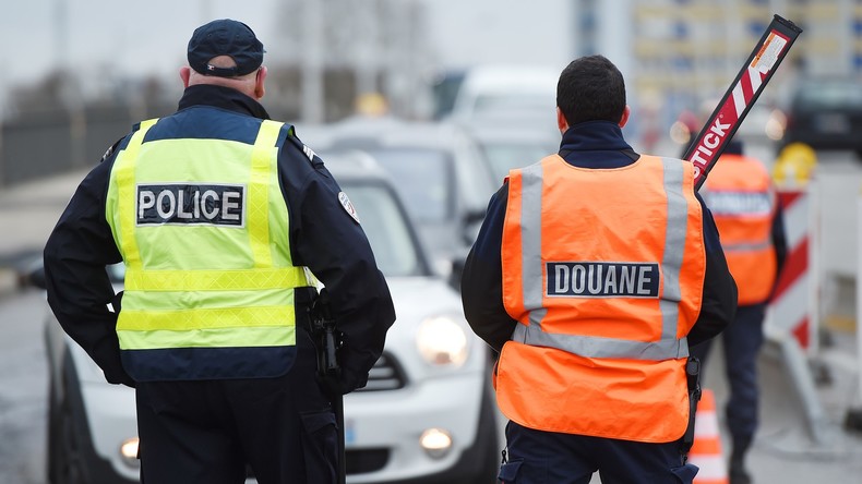 Um sie ausweisen zu können: Französische Polizei soll Geburtsdaten von Flüchtlingen gefälscht haben