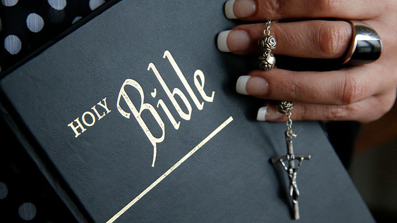 "Überbewertet": Lifestyle-Magazin setzt die Bibel auf Liste irrelevanter Bücher und erntet Kritik
