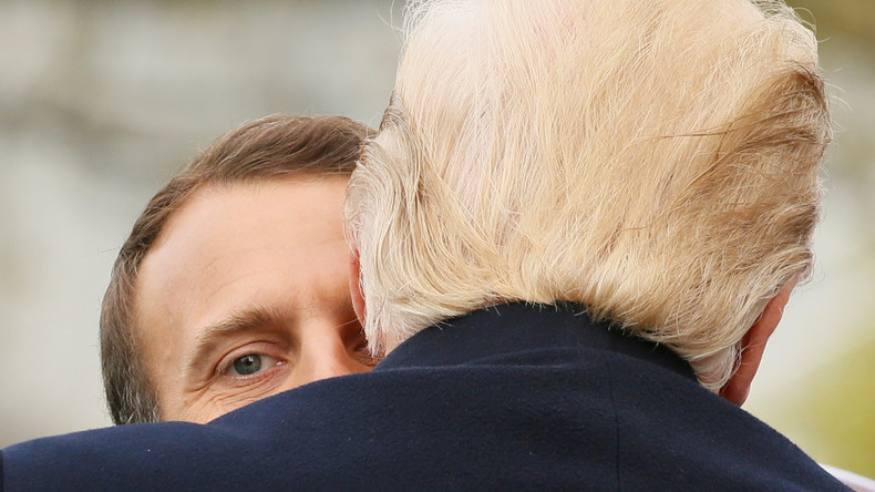 Freundschaft oder Rivalität? Trumps und Macrons eigenartige Körpersprache (VIDEO) 