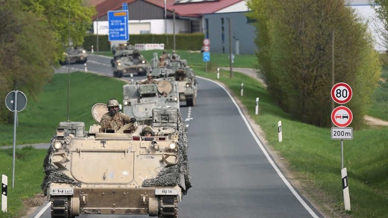 US-Militärübung "für den Krieg von morgen" - Hunderte Militärfahrzeuge rollen über deutsche Straßen