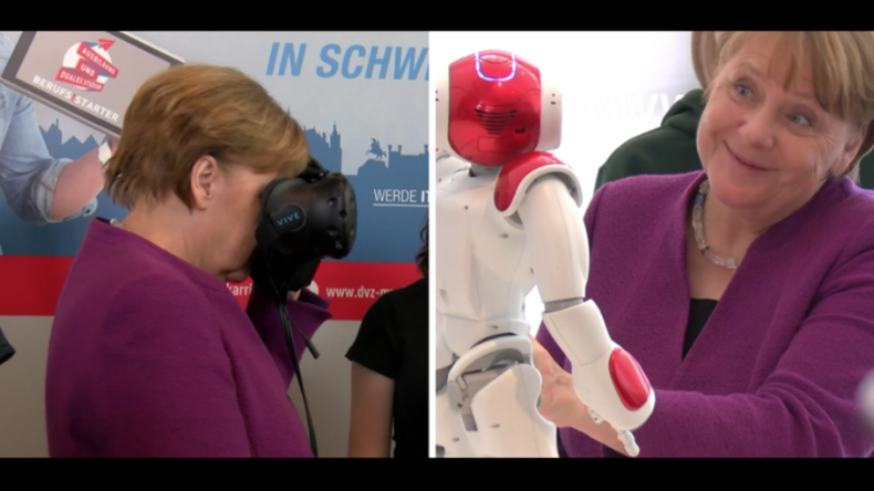 Zukunftstag im Kanzleramt: Bundeskanzlerin Merkel im VR-Neuland und mit neuem Roboter-Freund